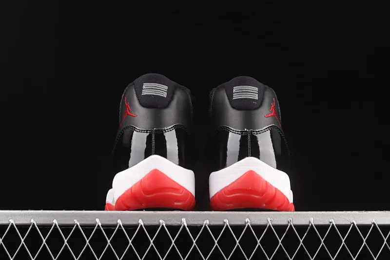 All categories Air Jordan Jordan series basketball shoes Air Jordan 11 F version Air Jordan 11 "Bred" AJ11 Joe 11 patent leather black and red first year replica high-top basketball shoes 378037-061